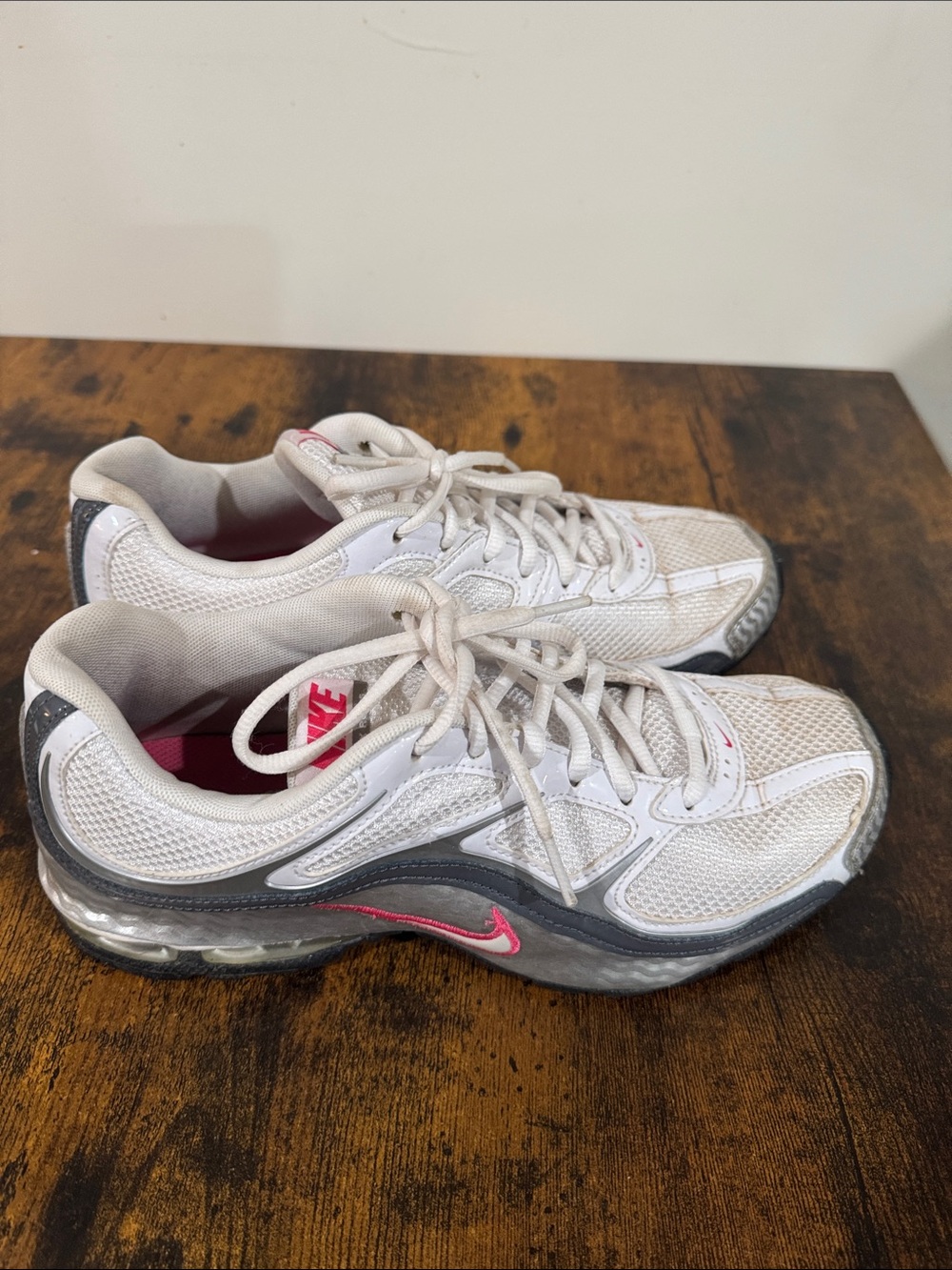Nike Womens size 9.5 Reax run 5